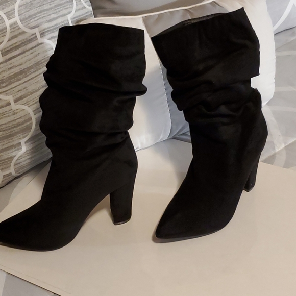 Shoes - Picture 2 of 3